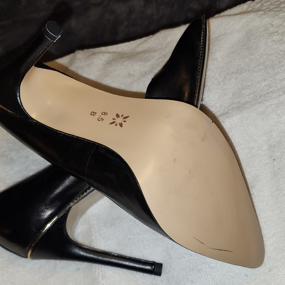 Shoes - Picture 3 of 4